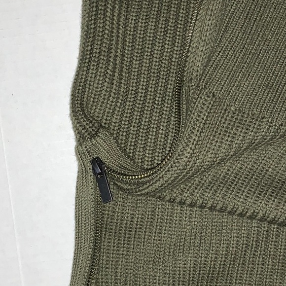 NWT Banana Republic Olive Green Turtle Neck Sweater - Size S - Picture 7 of 9